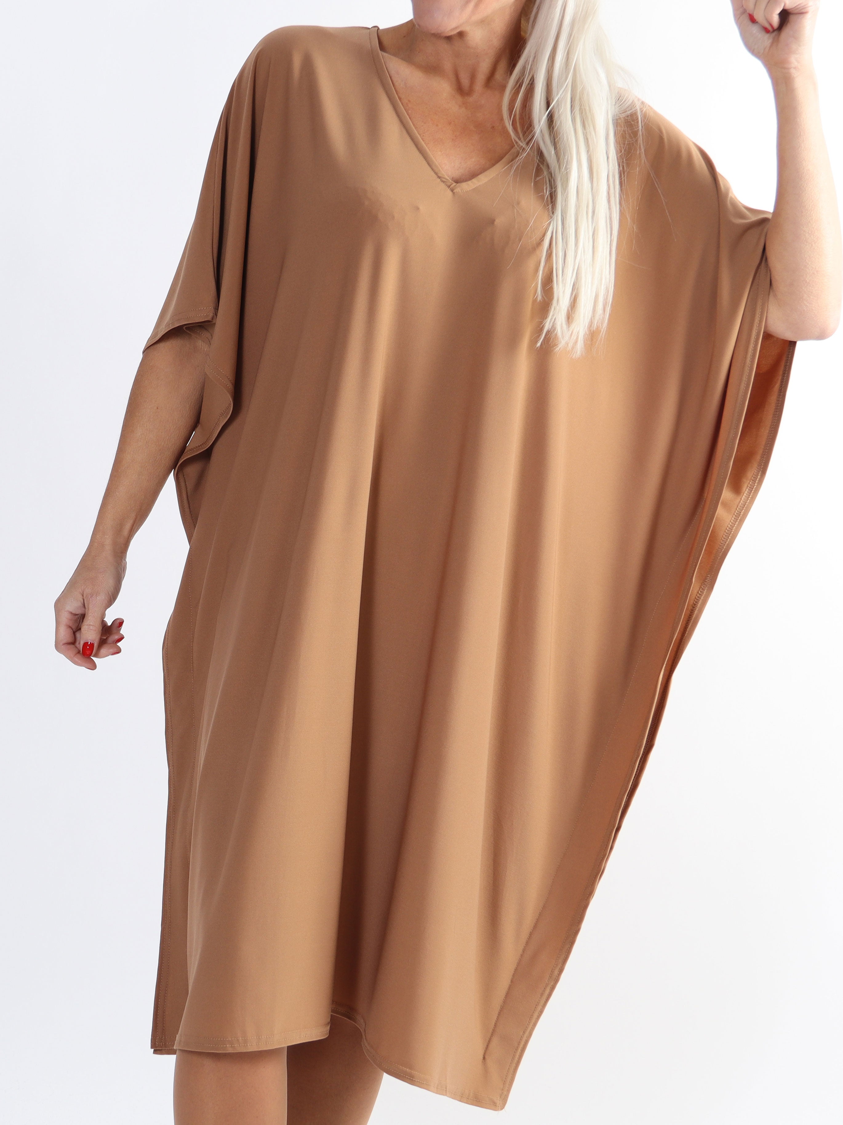 Azmina Plain - Slät elastisk tunikaklänning i plus size med lös passform